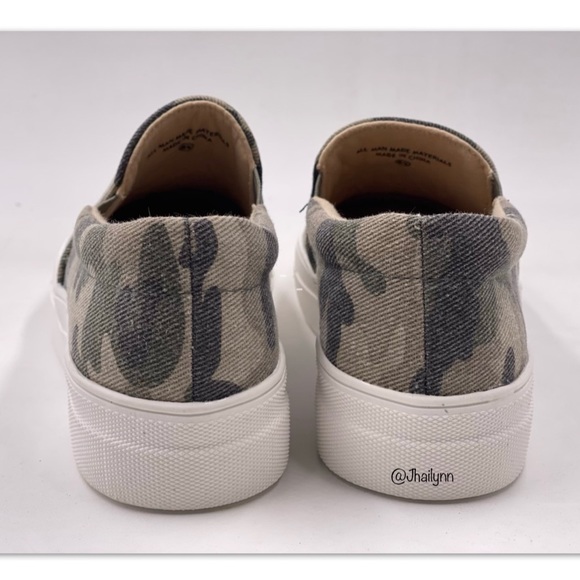 Light khaki Camo slip on sneaker - Picture 4 of 4